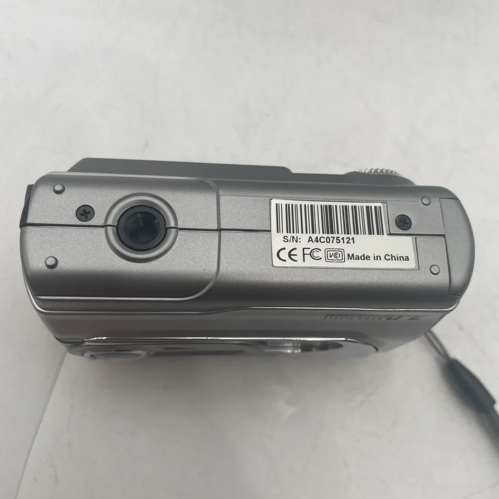 DXG-308 Ultra Compact Digital Camera 3.0MP Silver Point Shoot +Battery+Case
